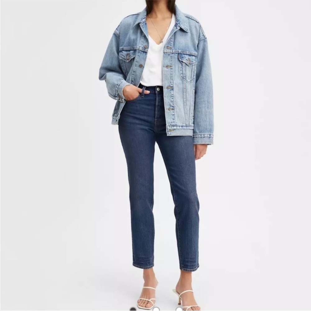 LEVI’S Wedgie Premium Dark Wash Button Fly Denim Wash 27